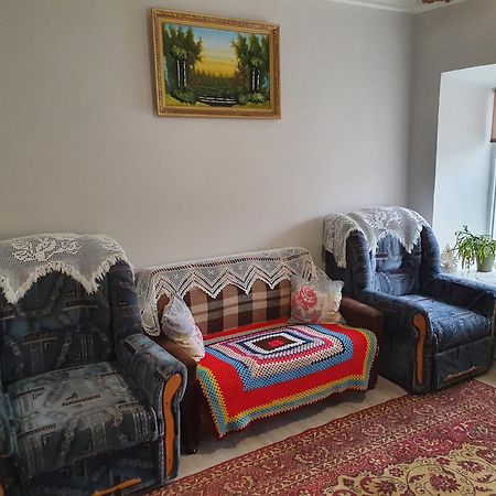 Authentic Apartment In The Centre Chisinau Luaran gambar