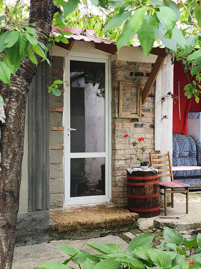 Authentic Apartment In The Centre Chisinau Luaran gambar