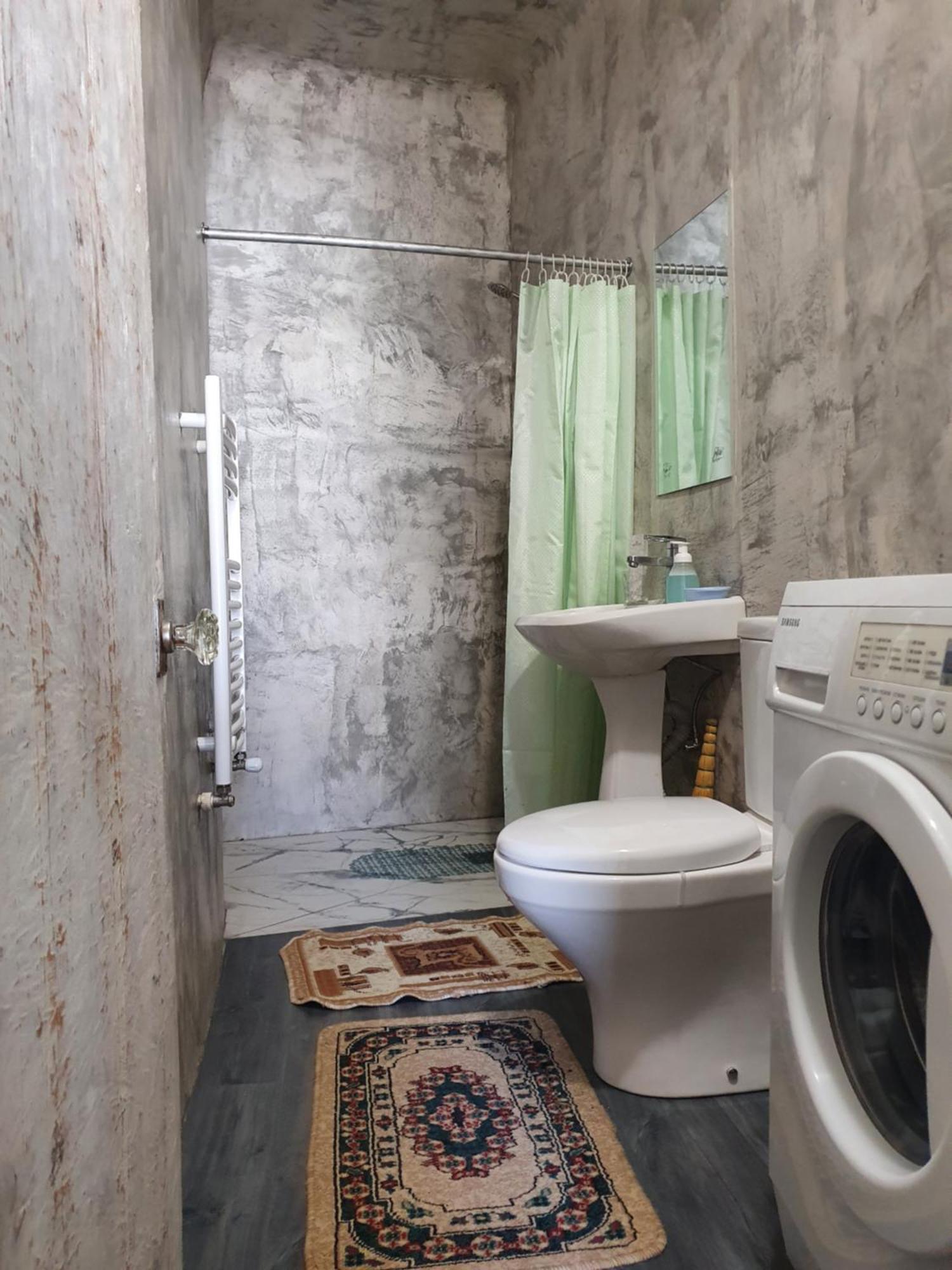 Authentic Apartment In The Centre Chisinau Luaran gambar